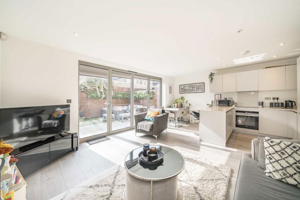 Main image of property: Graveney Mews, Graveney Mews