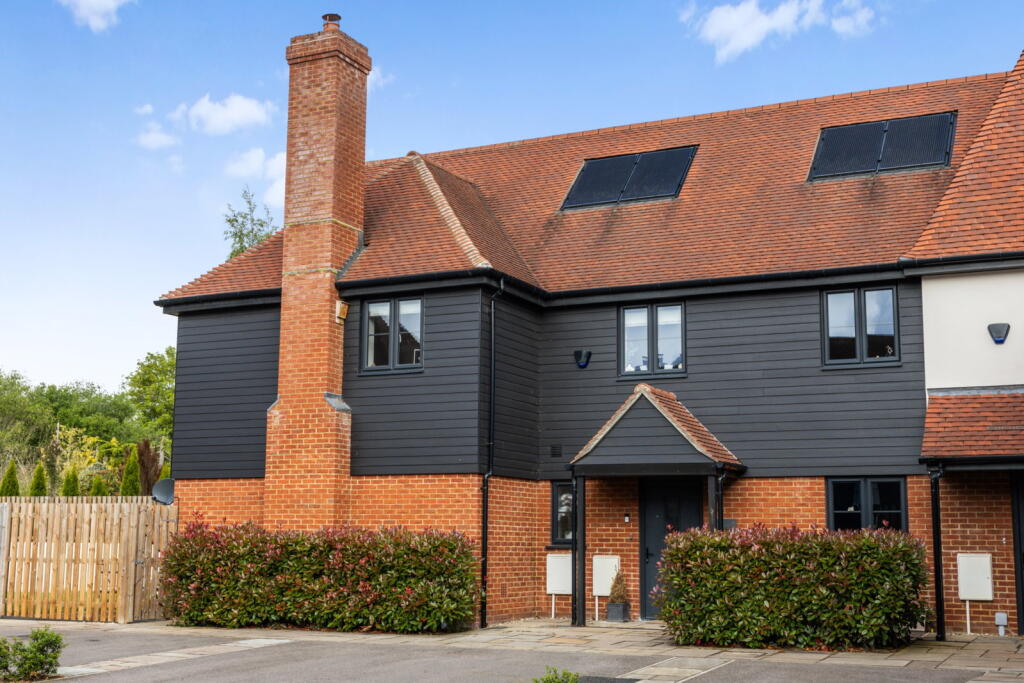 Main image of property: Chantlers Hill, Paddock Wood, TN12 6QT
