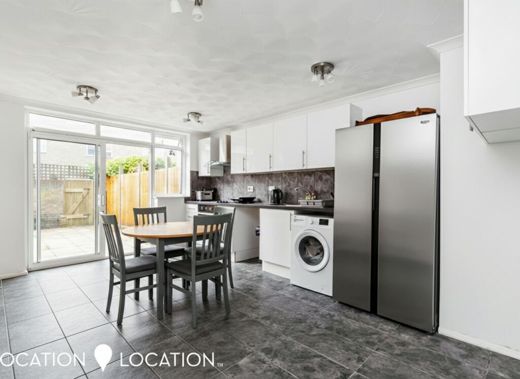 Main image of property: Millfields Road, London, E5