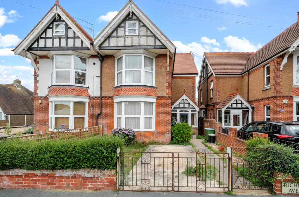 6-bed semi-detached on Richmond Avenue, Bognor Regis, PO21, £350,000