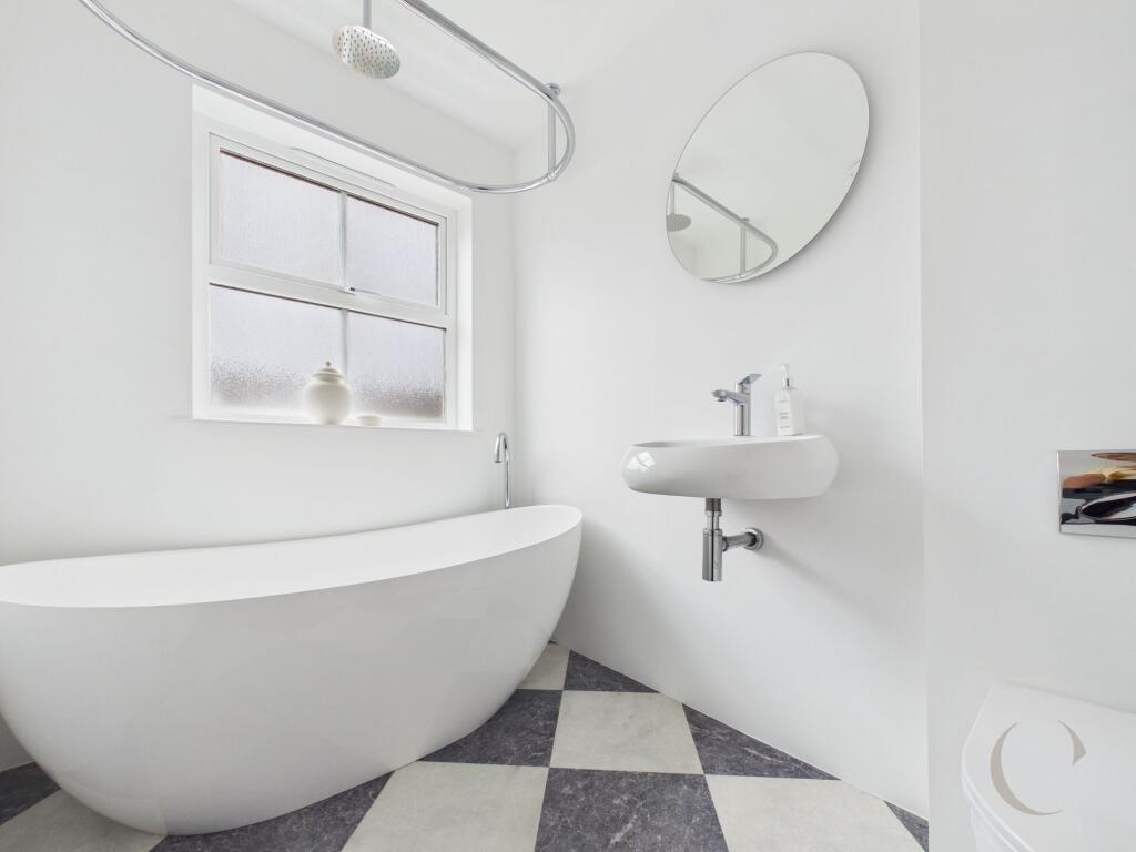 House in Newcastle upon Tyne - View 4