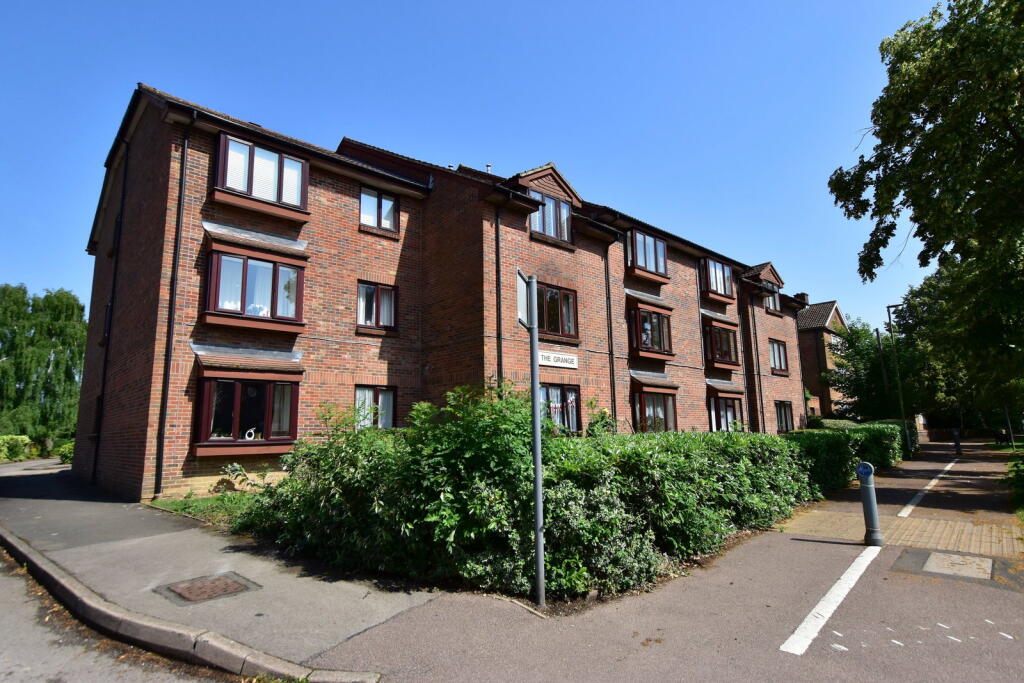 2-bed house on High Street, Abbots Langley, WD5 0EL, £235,000