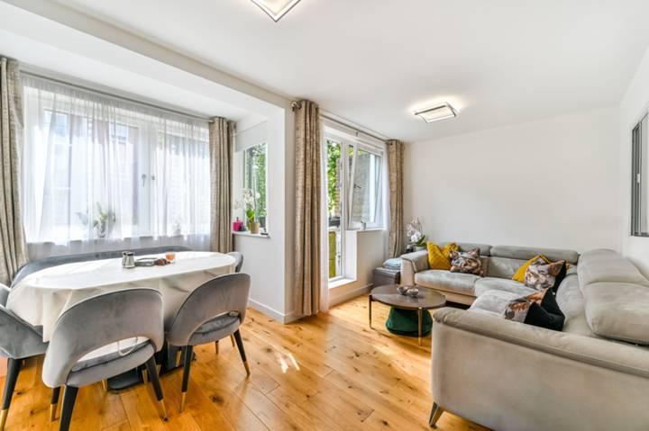 Main image of property: Flat 25, Wimborne House, Harewood Avenue, NW1