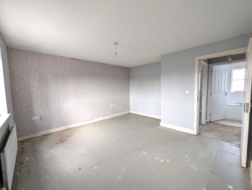 House in Gloucester - View 5