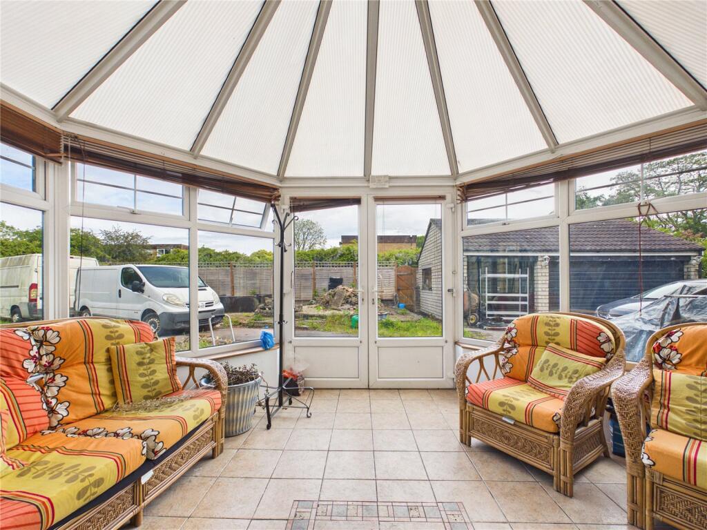 House in Bristol, Winterbourne - More