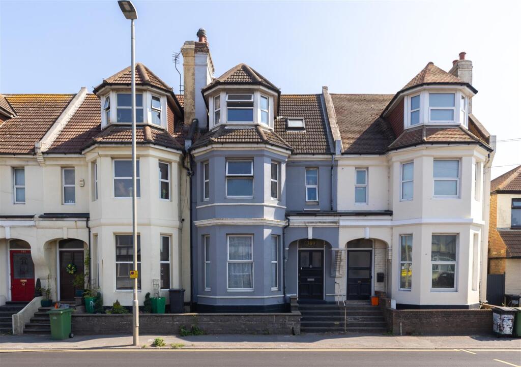 House in Tonbridge - More