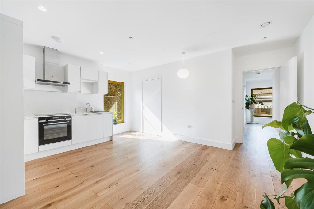 The Sidings,East Churchfield Road, London photo 2