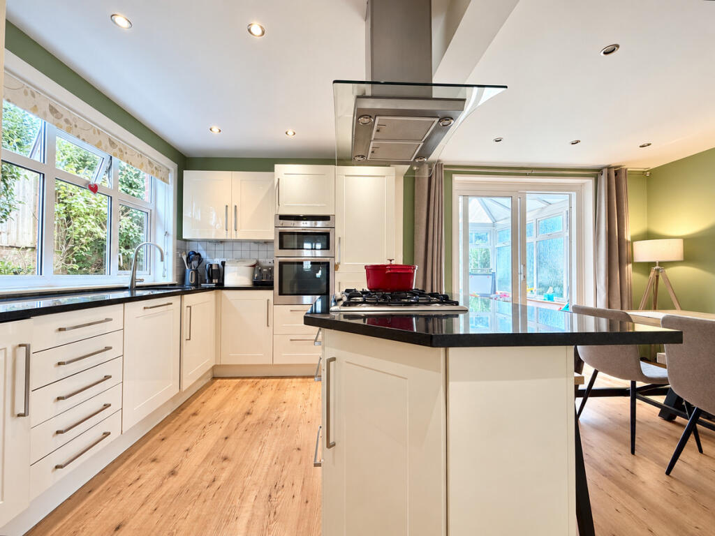 House in Newport, Gunville - View 2