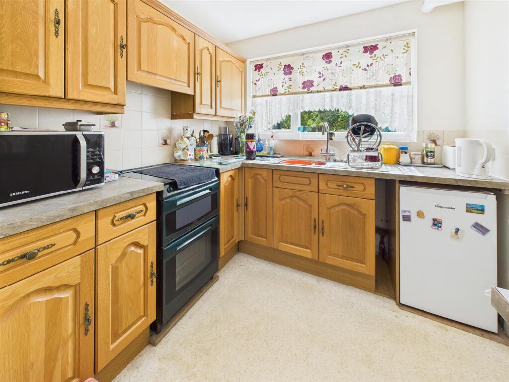 Siddington Road, Cirencester photo 4