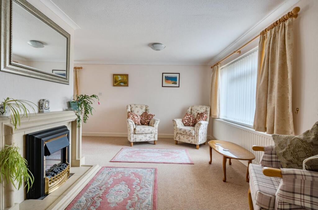 Bellott Drive, Corsham photo 2