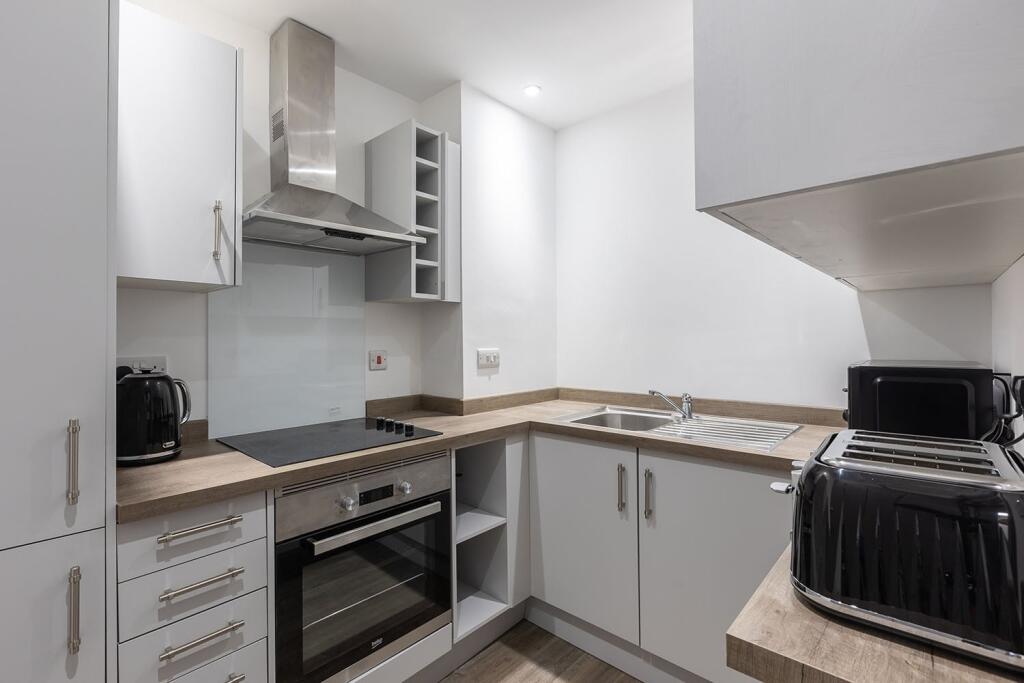Apartment in Stoke-on-Trent - View 2