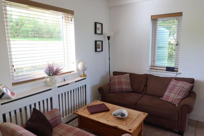 OPEN PLAN LIVING AREA: