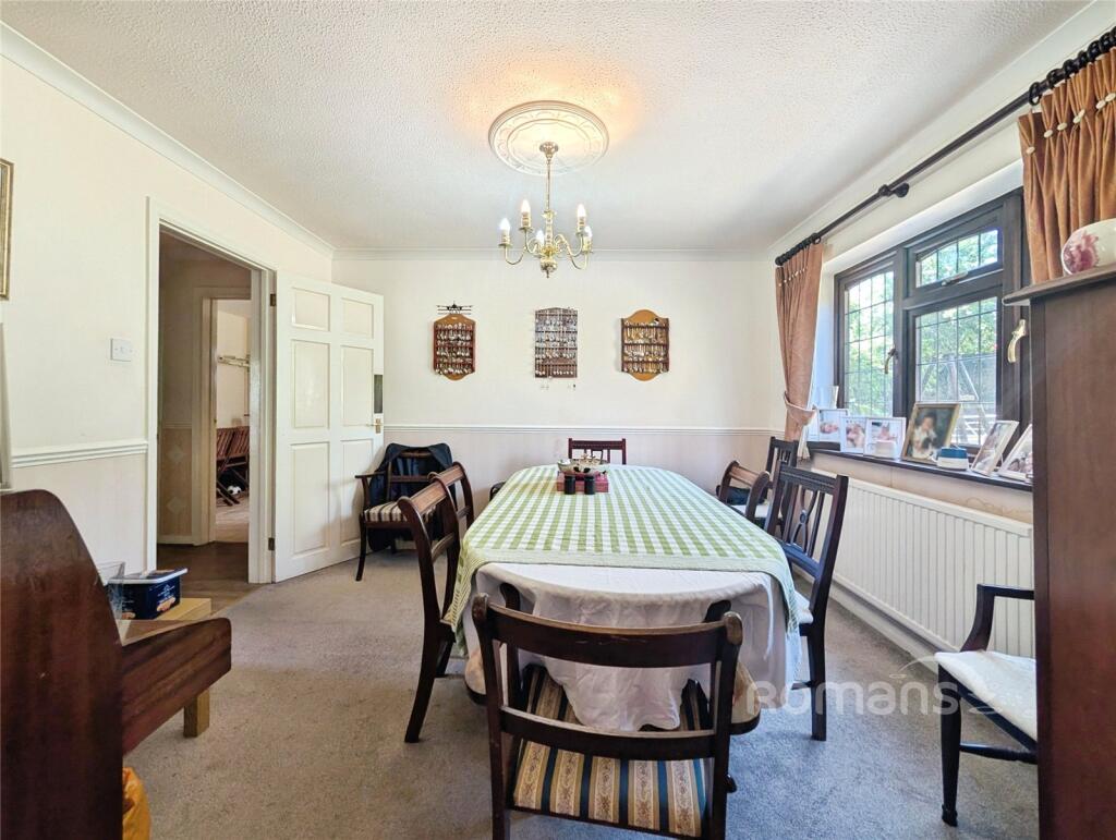 House in Reading, Lower Earley, Earley - More