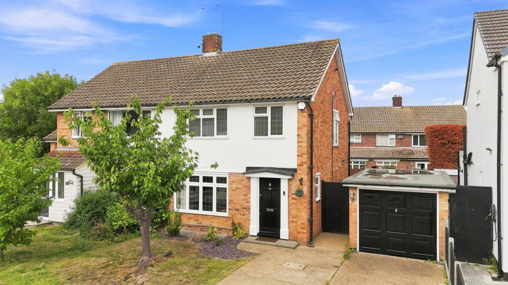 House in Basildon, Essex - View 2
