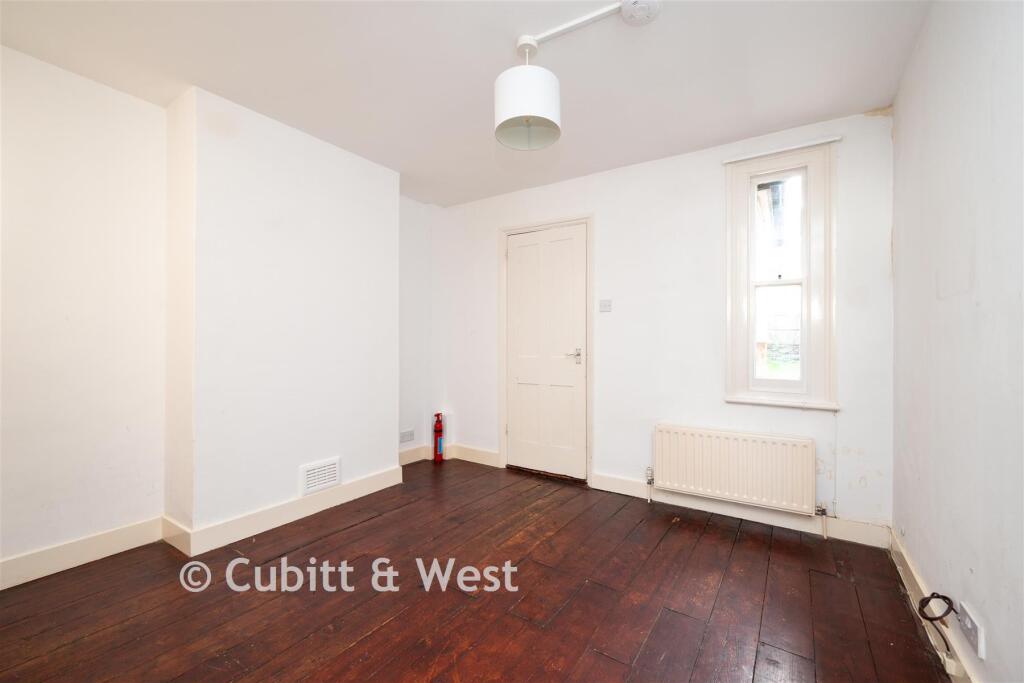 House in Mole Valley, Surrey - View 5