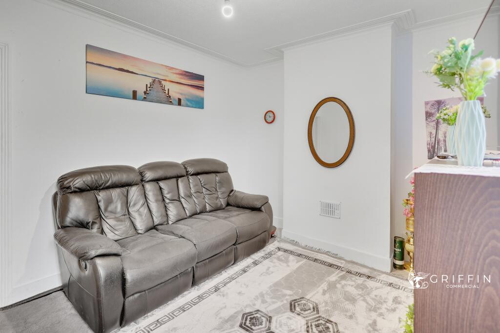 Richmond Road, Grays, RM17 photo 3