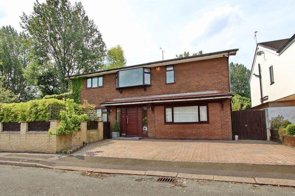 4-bed detached on Norwood, Prestwich, M25, £550,000