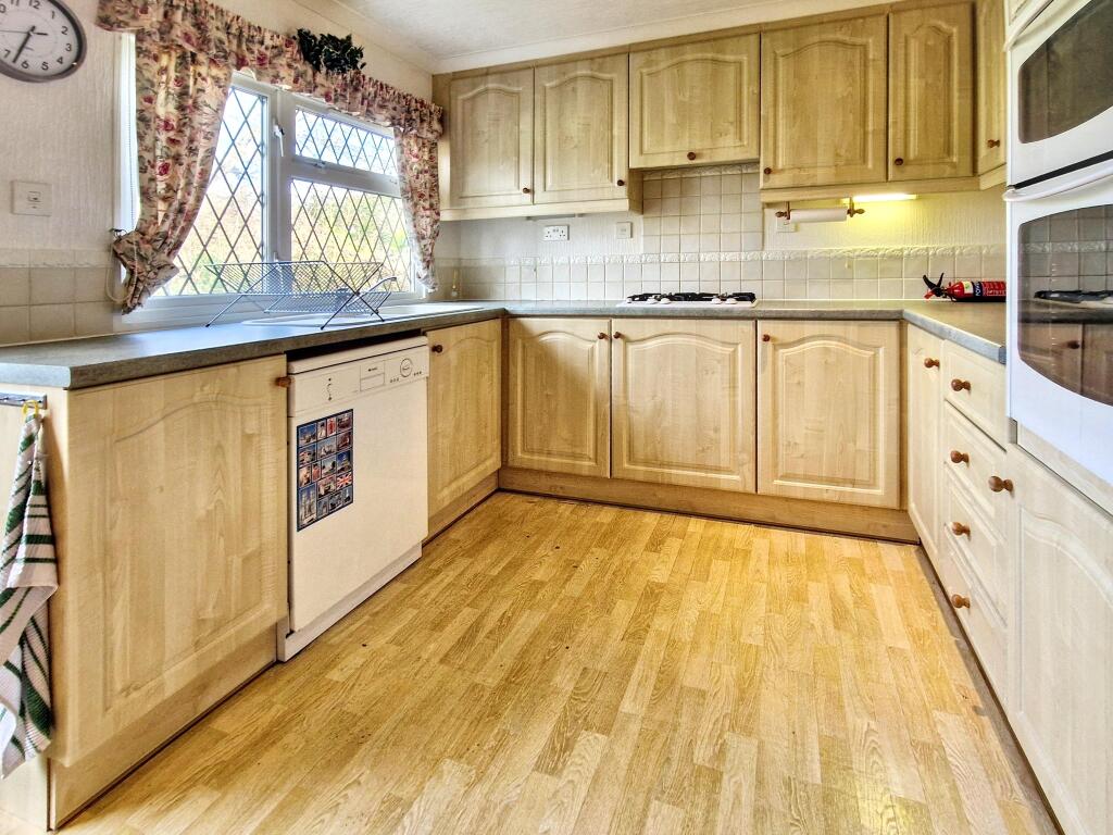 Glanvill's Close, Pathfinder Village, Exeter photo 4