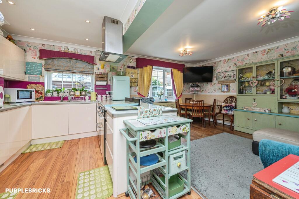 House in Wakefield - View 2
