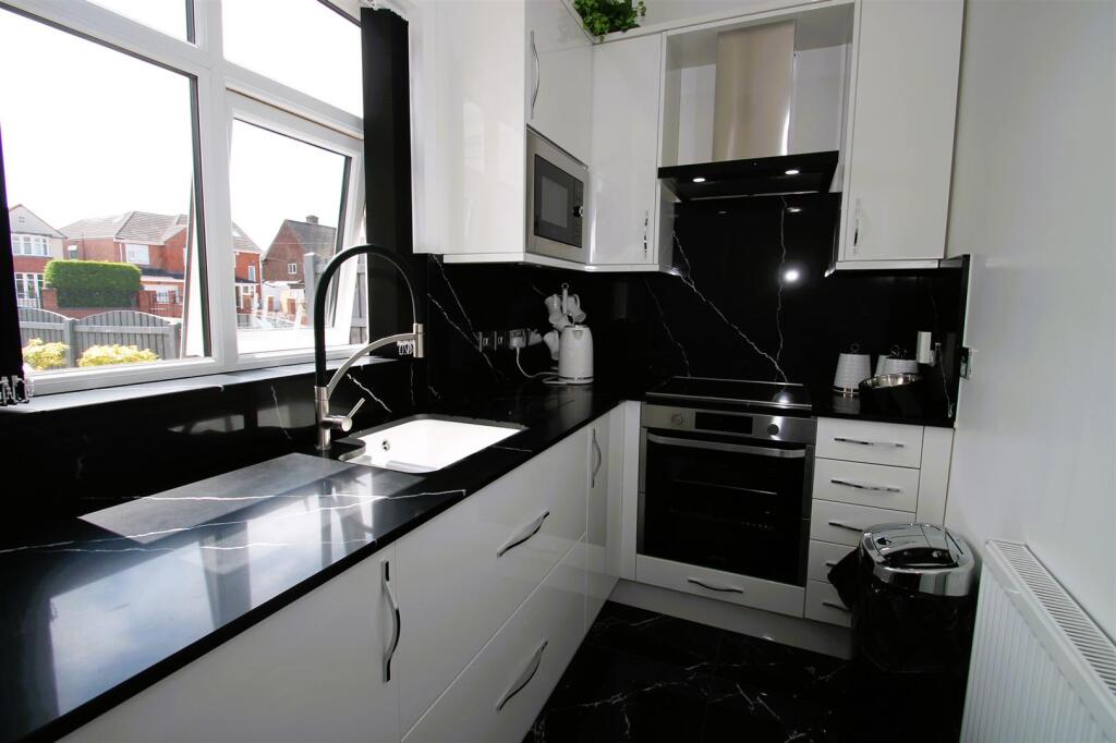 Halesowen Road, Halesowen - View 5