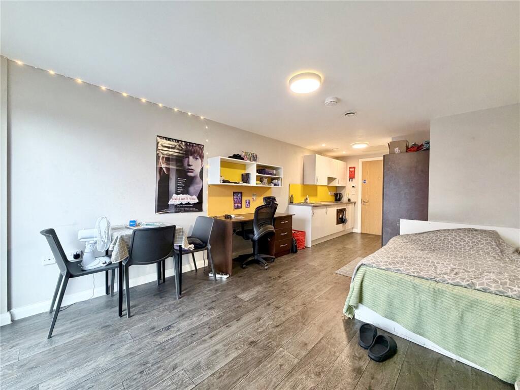 One Islington Plaza, Devon Street, L3 photo 4