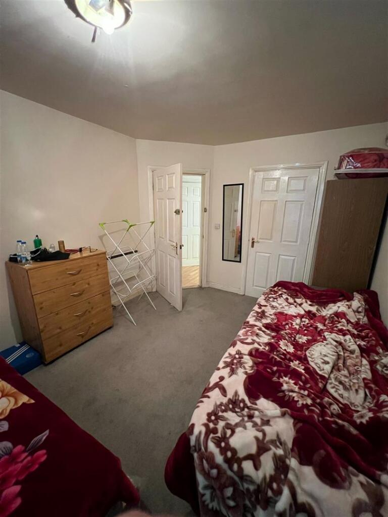 Hadfield Close, Manchester photo 4