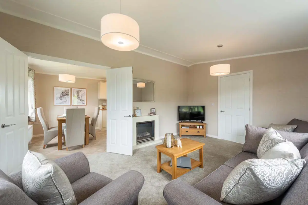 House in Pamphill, East End, Corfe Mullen - View 3