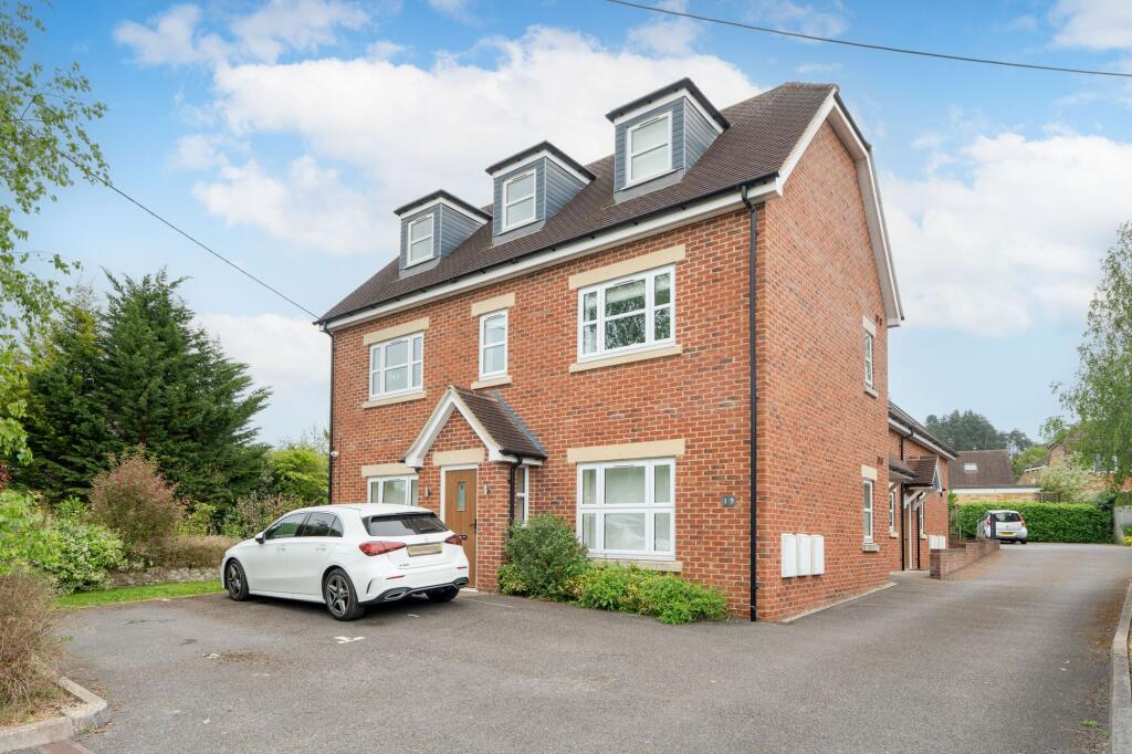 Main image of property: Eynsham Road, Botley, OX2