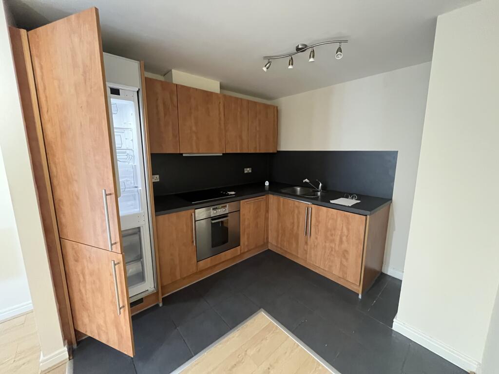 Apartment 22, Centenary Plaza, 18 Holliday Street, Birmingham, West Midlands B1 1TB photo 4