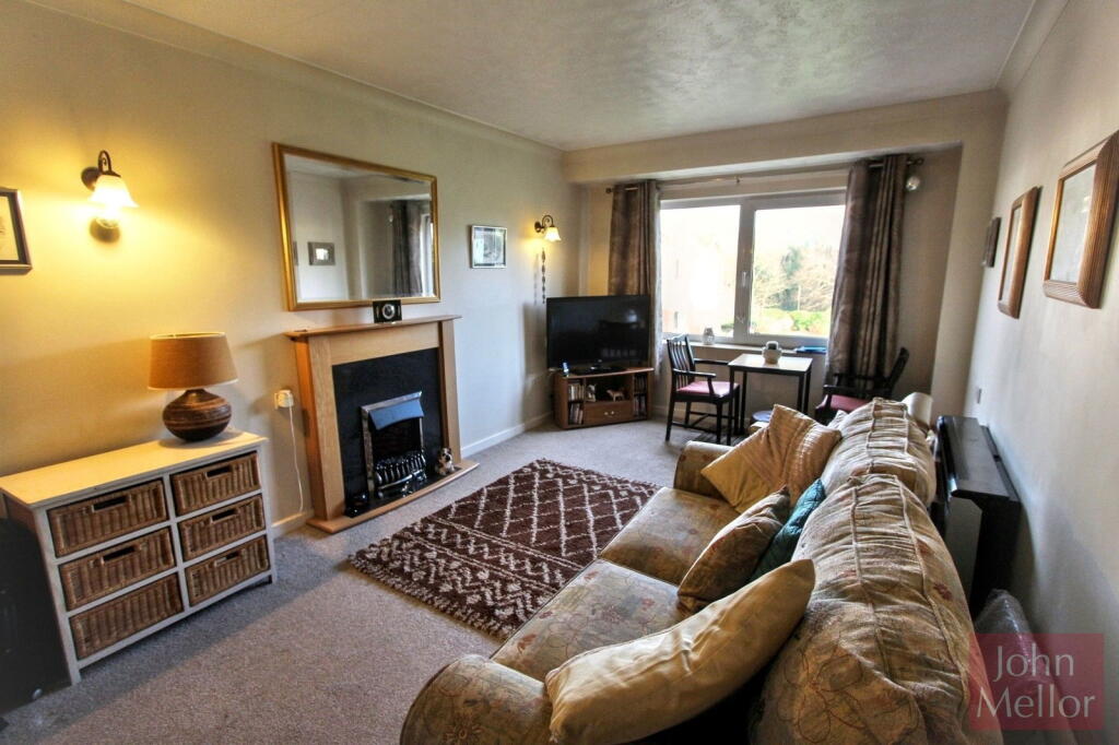 Tatton Court, Heaton Moor SK4 4NL photo 2
