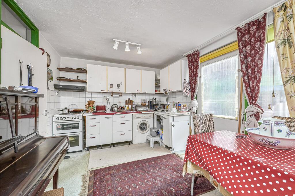 House in London - View 5