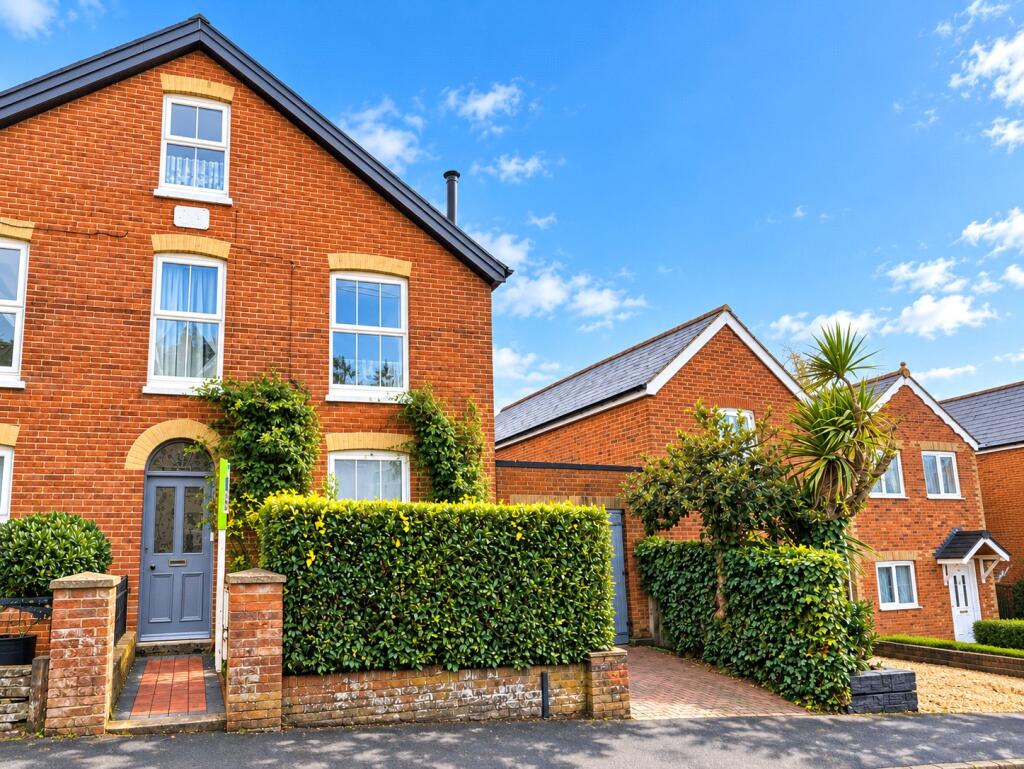 Main image of property: Albert Road, Cowes, Isle of Wight, PO31