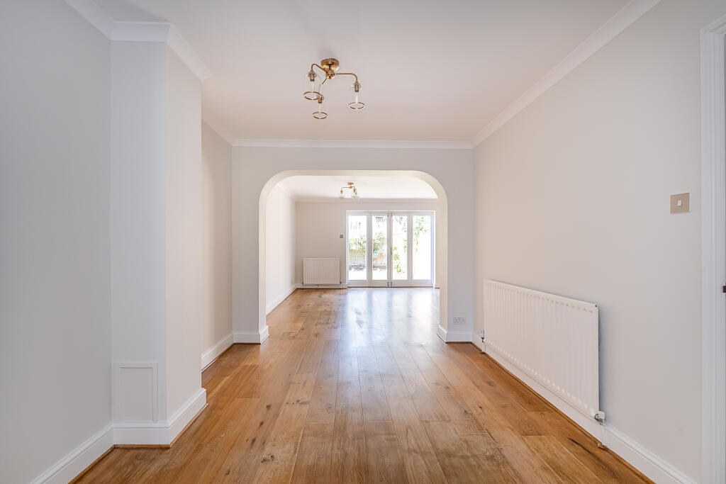 Albany Passage, Richmond, TW10 - View 4