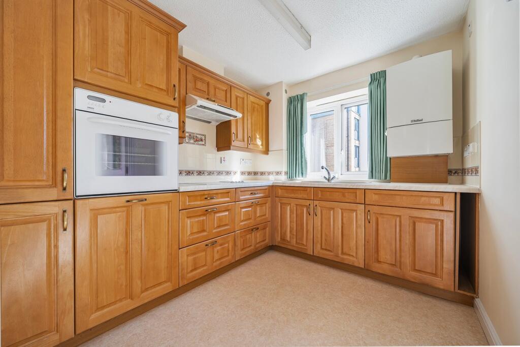 Southfields Road, Eastbourne, BN21 photo 3