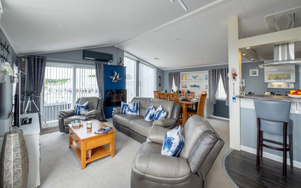 Nodes Point Holiday Park, Ryde, Isle of Wight, PO33 1YA photo 4