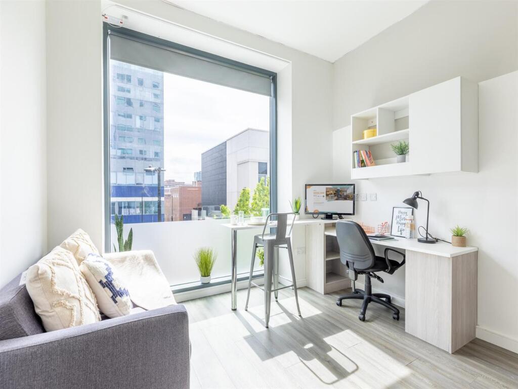 Studio flat for rent
