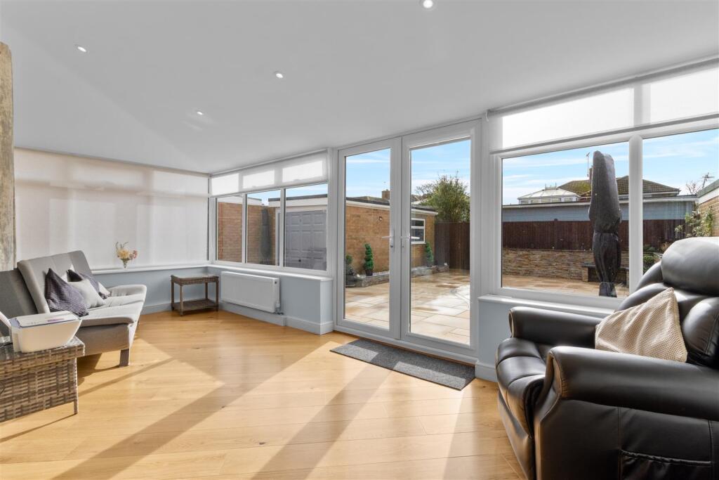 2-bed detached on 10 Golding Road, £395,000