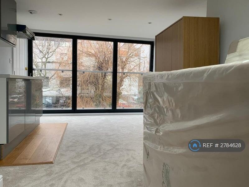 Main image of property: Manchester Road, London, E14