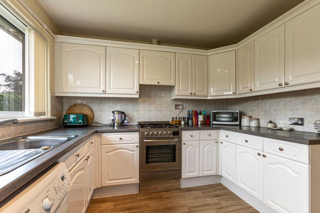 3 Plumdon Park Avenue, Annan, DG12 6EY photo 4