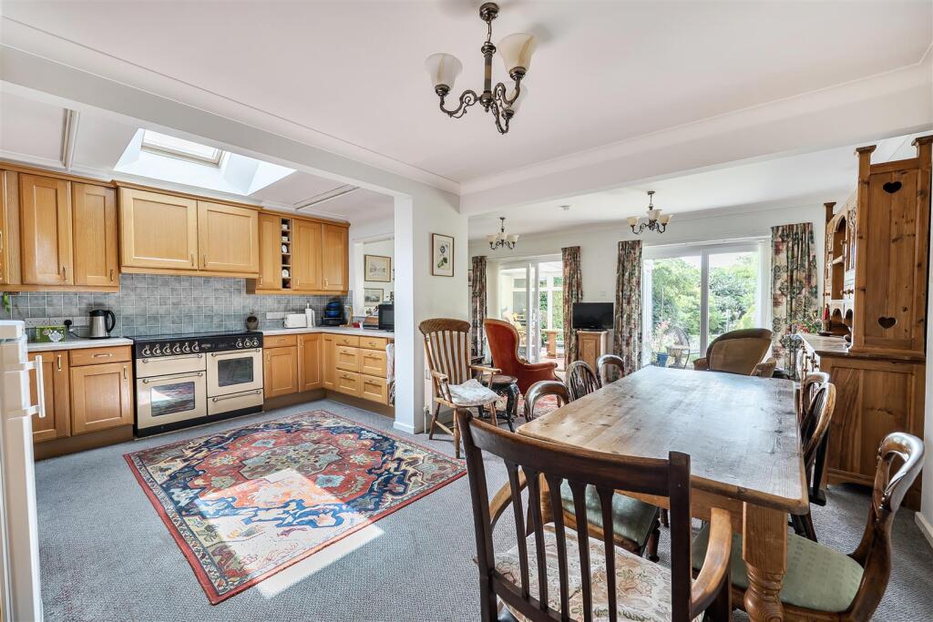 House in Dorchester, Dorset - View 2