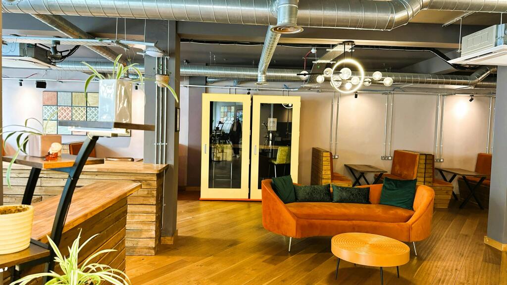 64 Great Eastern Street ground floor reception 3.jpg