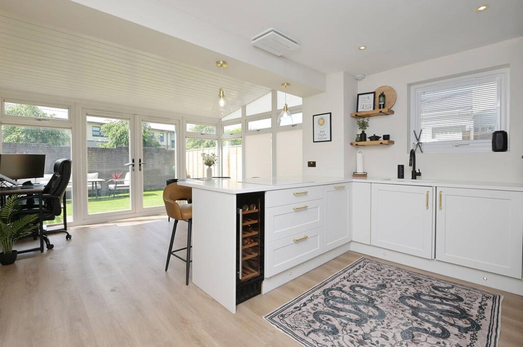 House in Edinburgh, East Craigs - View 6