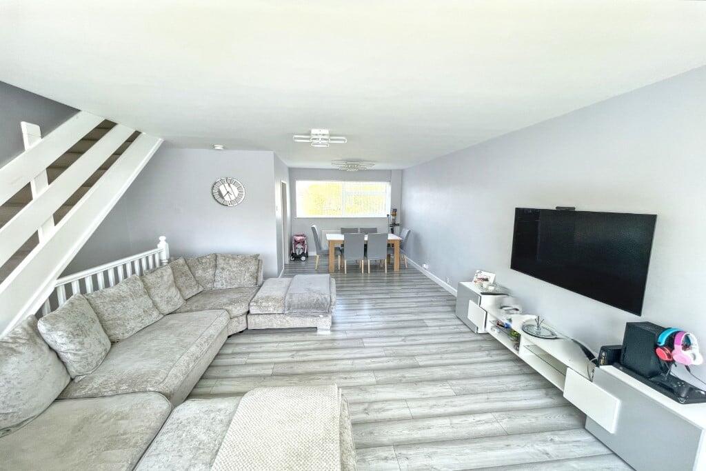 Place Farm Avenue, Orpington, BR6 photo 2