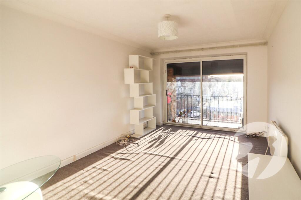 Sandcliff Road, Erith, DA8 photo 2