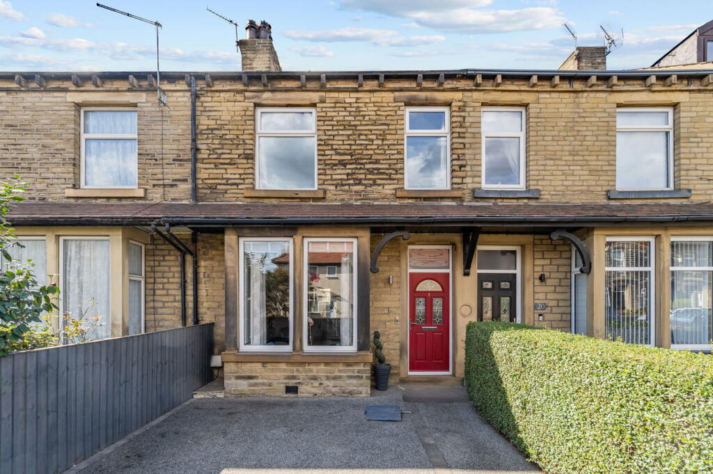 4-bed terraced on Waverley Terrace, Hipperholme, HX3, £274,000