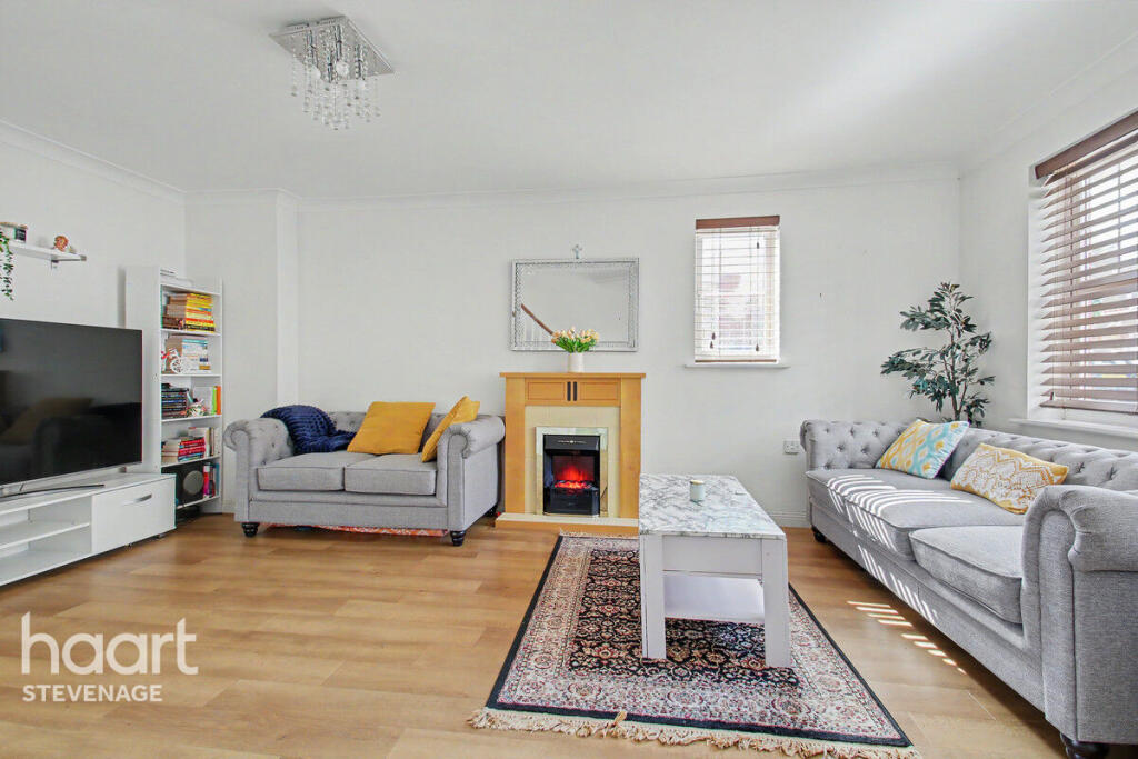 Epsom Close, Stevenage photo 4