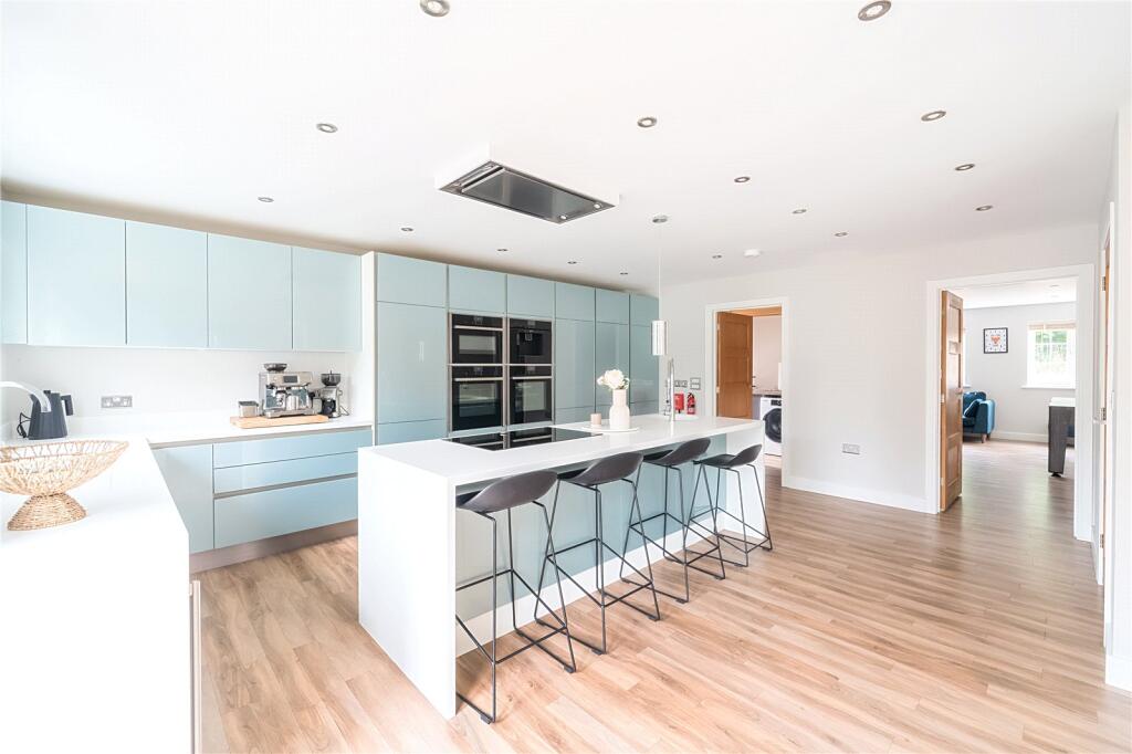 House in Swindon - View 4