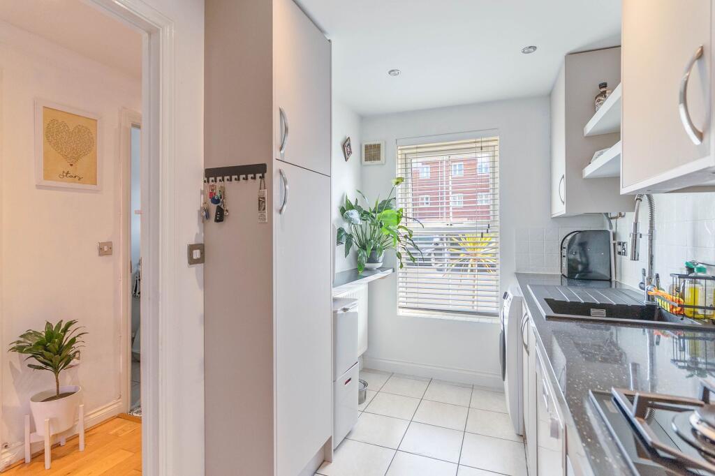 House in Newport - View 5