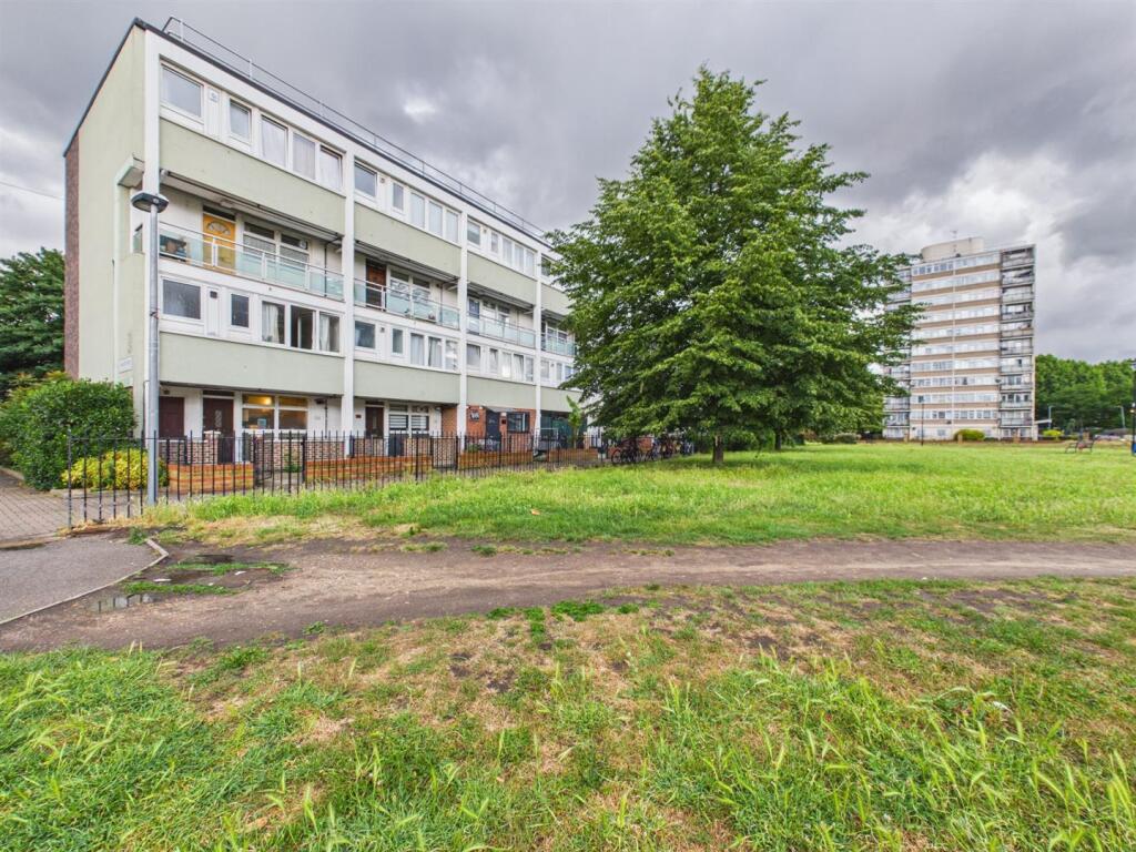Main image of property: Giraud Street, Poplar, E14