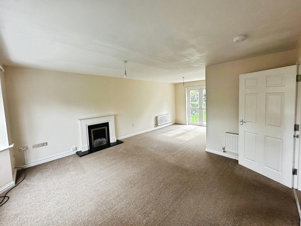 House in Lincoln - View 4